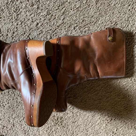 Boots - Picture 3 of 4